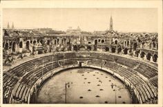 CPA La Douce France Nimes Gard l'Interieur des Arenes 