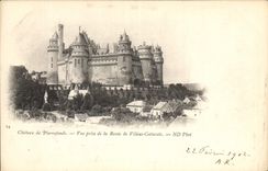 CPA Chateau de Pierrefonds Vue prise de la Route de Villers Cotterets 