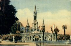 CPA Lourdes l'Esplanade et la Baisilique 
