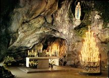 CPA Lourdes La Grotte Miraculeuse 