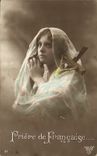 CPA Priere de Francaise Femme