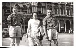 Photo Femme Homme Pigeon