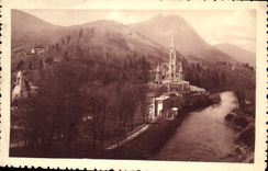 CPA Lourdes la Basilique et le Monument interallie 