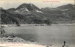 CPA Les Hautes Pyrenees Massif du Pic du Midi le Lac entre Bagneres et Bareges 