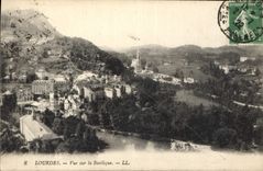 CPA Lourdes vue sur la Basilique 