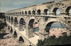 CPA Le Pont du Gard vue prise sur la flanc 