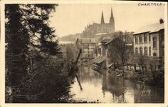 CPA Chartres Eure et Loir l'Eure et la Cathedrale 