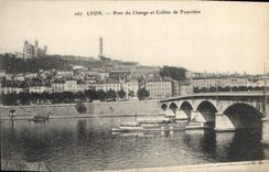 CPA Lyon Pont du Change et Colline de Fourviere Bateau