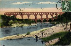 CPA Le Pont du Gard vu de Face 