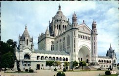 CPA Lisieux vue vers la Basilique 
