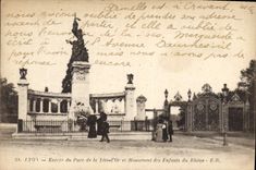 CPA Lyon entree du Parc de la Tete d'or et Monument des Enfants du Rhone 