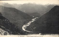 CPA Lourdes Vallee d'Argeles prise du Pic du Jer 