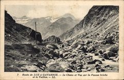 CPA Route de luz a Gavarnie Le Chaos et Vue sur la Fausse breche et le Taillon 