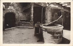 CPA Marseille Chateau d'If la cour interieure du Donjon historique le Puits et l'entree du Cachot de