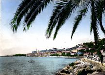CPA La Cote d'Azur Menton Vue sur la vieille Ville 