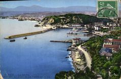 CPA Nice La Jetee l'Entree du Port et le Chateau 