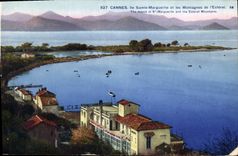 CPA Cannes ile Saint Marguerite et les Montagnes de l'Esterel 