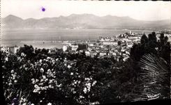 CPA La Cote d'Azur Cannes Vue generale 
