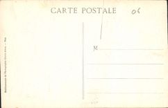 CPA Menton Vue prise entre les Fleurs Garavan 