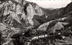 CPA Les Alpes Maritimes Moulin de Ribaud et sortie des Gorges inferleures du Cions 