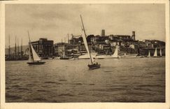 CPA Cannes le Suquet les Regates Bateaux