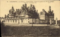 CPA Chambord Le Chateau Cote sud Est entree du parterre du Roi de Pologne 