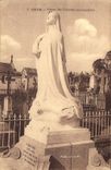 CPA Lisieux Statue Ste Therese au cimetiere 