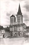 CPA Images de France Lisieux Calvados La Cathedrale 
