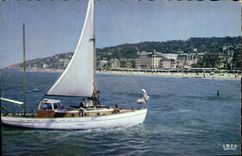 CPA Trouville Reine des Plages Vailier en Mer la Plage et les Villas Bateau