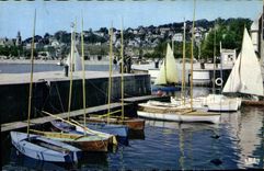 CPA Deauville Trouville Le Bassin des Yachts Bateaux