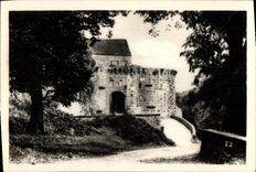 CPM Vezelay Château