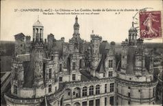 CPA Chambord L et C Le Chateau les Combles bordes de Galerie et de chemins de ronde 