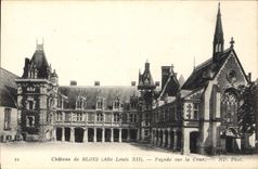 CPA Chateau de Blois Aile Louis XII Facade sur la Cour 