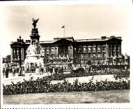 CPA Victoria Memorial and Buckingam Palace London 
