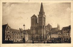 CPA Lisieux La Place Thiers et la Cathedrale 