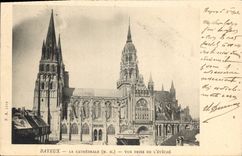 CPA Bayeux La Cathedrale Vue prise de l'Eveche 