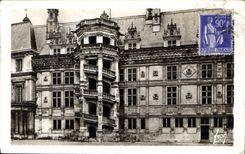 CPA Blois Loire et Cher Le Chateau escalier Francois 