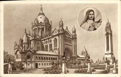 CPA La Basilique de Lisieux Panorama avec effigie 