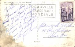CPA Deauville La Plage Fleurie Vue d'ensemble sur la Plage et la Vitte