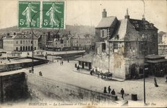 CPA Honfleur La Lieutenance et l'Hotel de Ville 