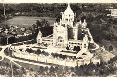 CPA Lisieux Calvados La Basilique 