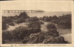 CPA Trouville sur Mer La Reine des Plages Les Rochers Noires 