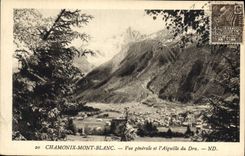 CPA Chamonix Mont Blanc Vue generale et l'Aiguille du Dru 
