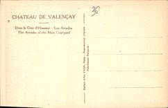 CPA Chateau de Valencay Dans la Cour d'Honneur Les Arcades 