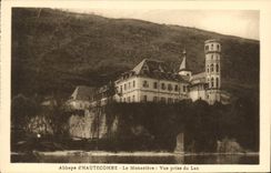 CPA Abbaye d'Hautecombe Le Monastere Vue prise du Lac 