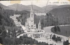 CPA Lourdes La Basilique 