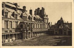 CPA Palais de Fontainebleau Cour ogivale 