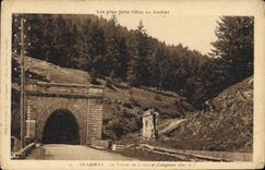 CPA Les plus Jolla Sites du Cantal Le Lioran Le Tunnel de la Route 