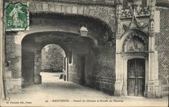CPA Maintenon Portail du Chateau et Entree de l'Escalier 