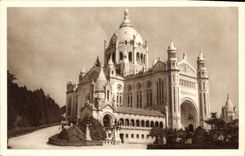 CPA La Basilique de Lisieux Vue d'Ensemble A 